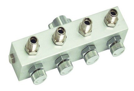 CONECTOR 4 SORTIDES 1/8 AMB REGULADOR D'AIRE