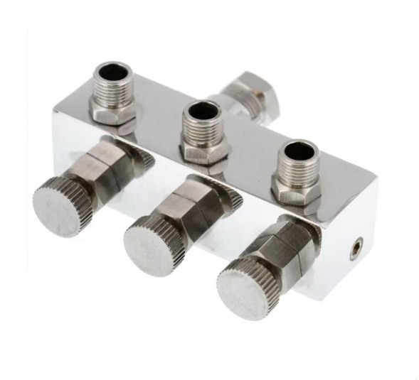 CONECTOR 3 SORTIDES 1/8 AMB REGULADOR D'AIRE